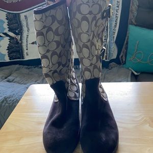Ladies winterCoach boots size 10 like new